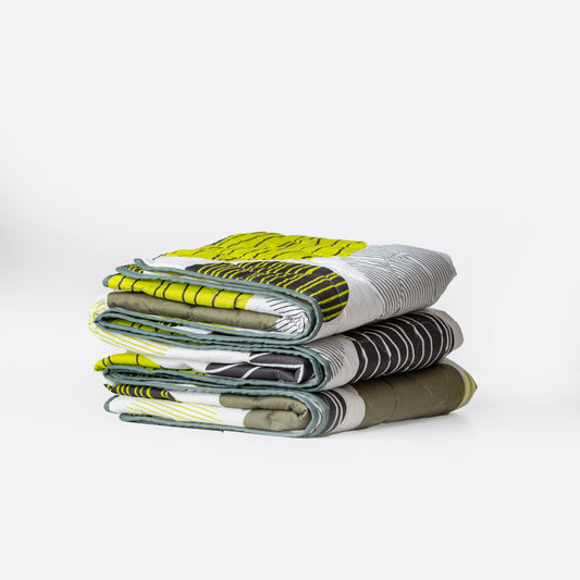 Olive Green & Black Circles 100% Cotton Reversible Comforter for Single Bed | 150 GSM Lightweight Winter Quilt | AC Blanket 54" x 84"