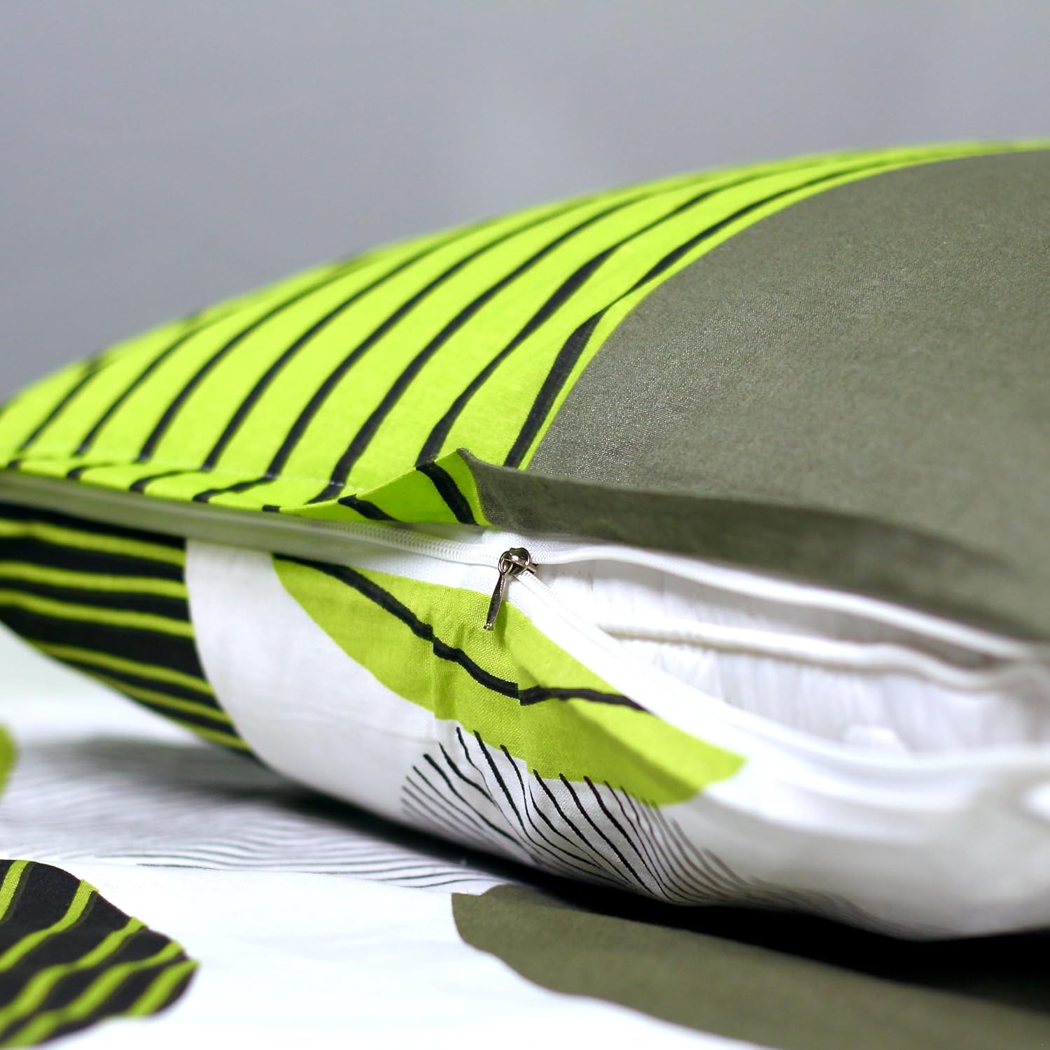 Olive Green and Grey Black Circle Geometric 100% Cotton Flat Double Bedsheet, 144 TC