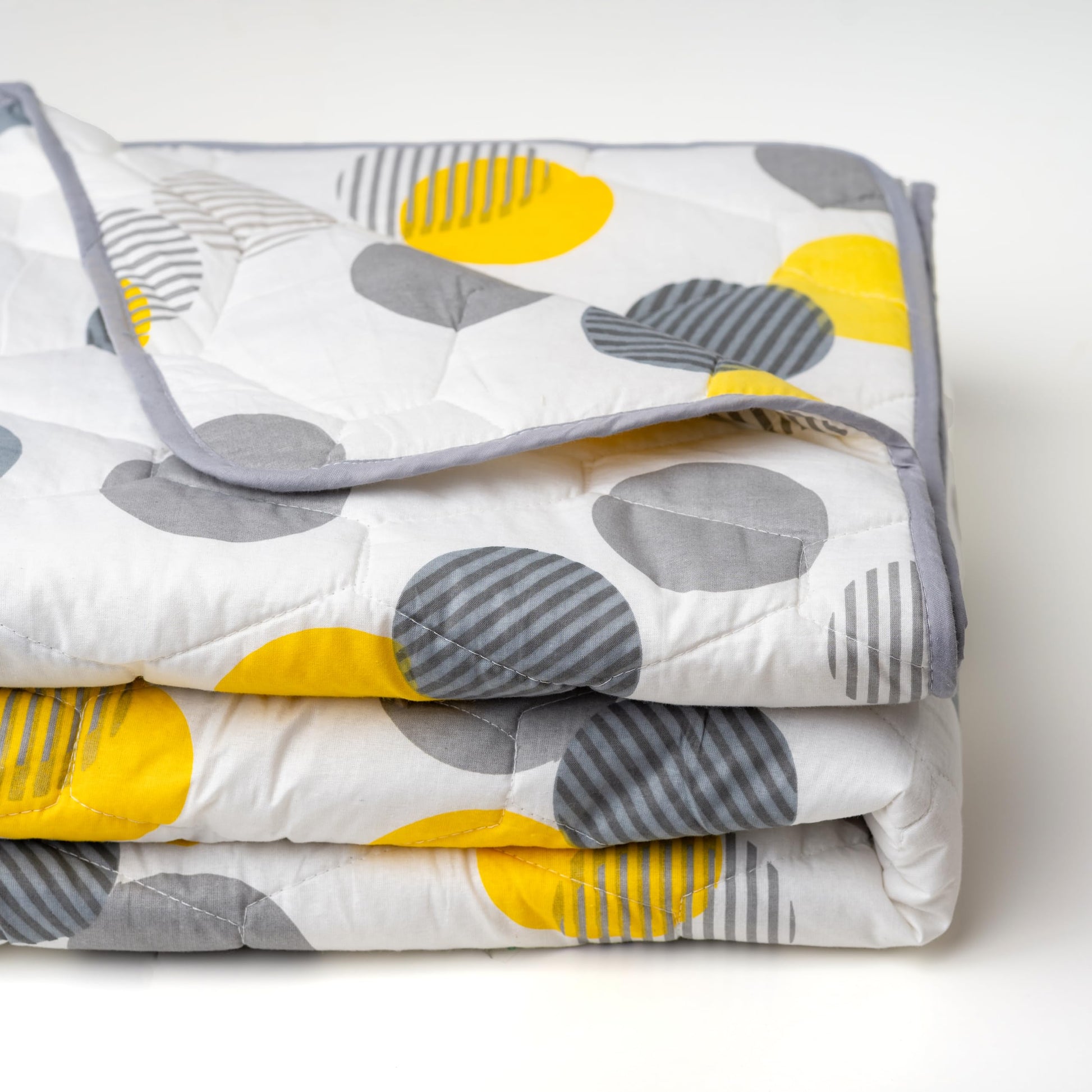 Grey & Yellow Polka Dots 100% Cotton Reversible Comforter for Single Bed | 150 GSM Lightweight Winter Quilt | AC Blanket 54" x 84"