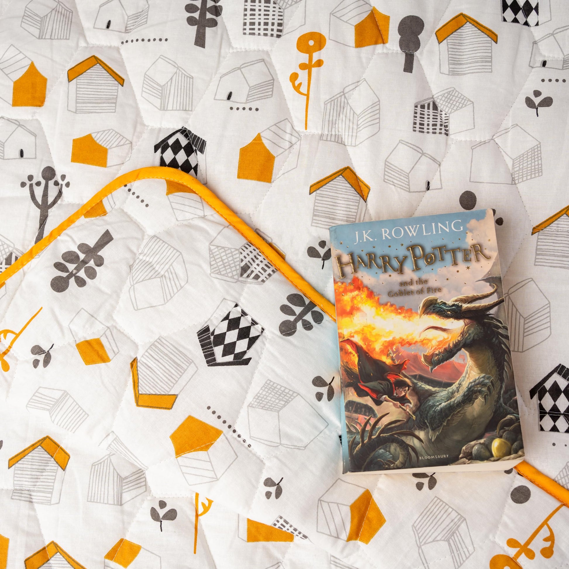 White Kids House Pattern 100% Cotton Reversible Comforter for Single Bed | 150 GSM Lightweight Winter Quilt | AC Blanket 54" x 84"