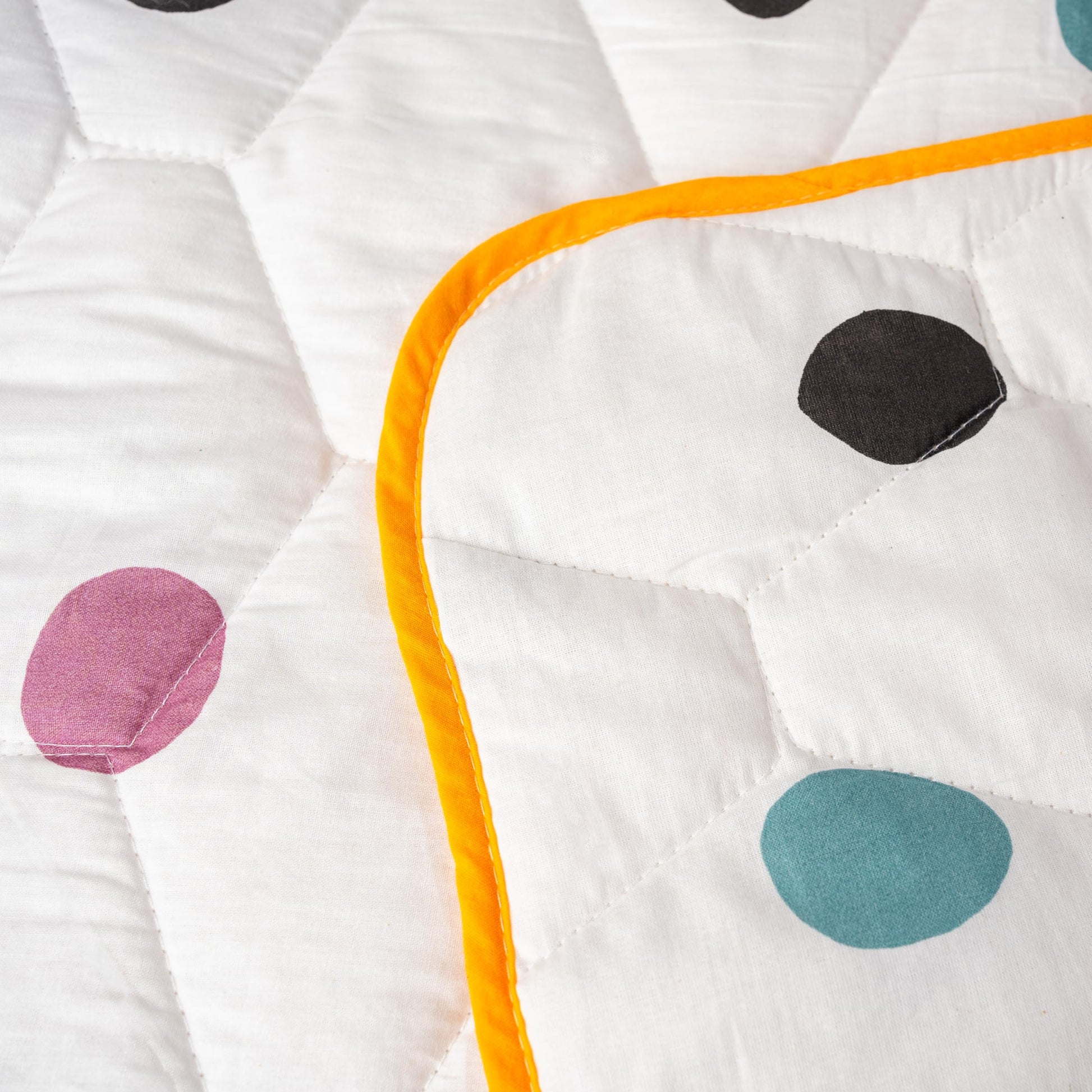 Lemon Drops with Polka Dots 100% Cotton Reversible Comforter for Single Bed | 150 GSM Lightweight Winter Quilt | AC Blanket 54" x 84"